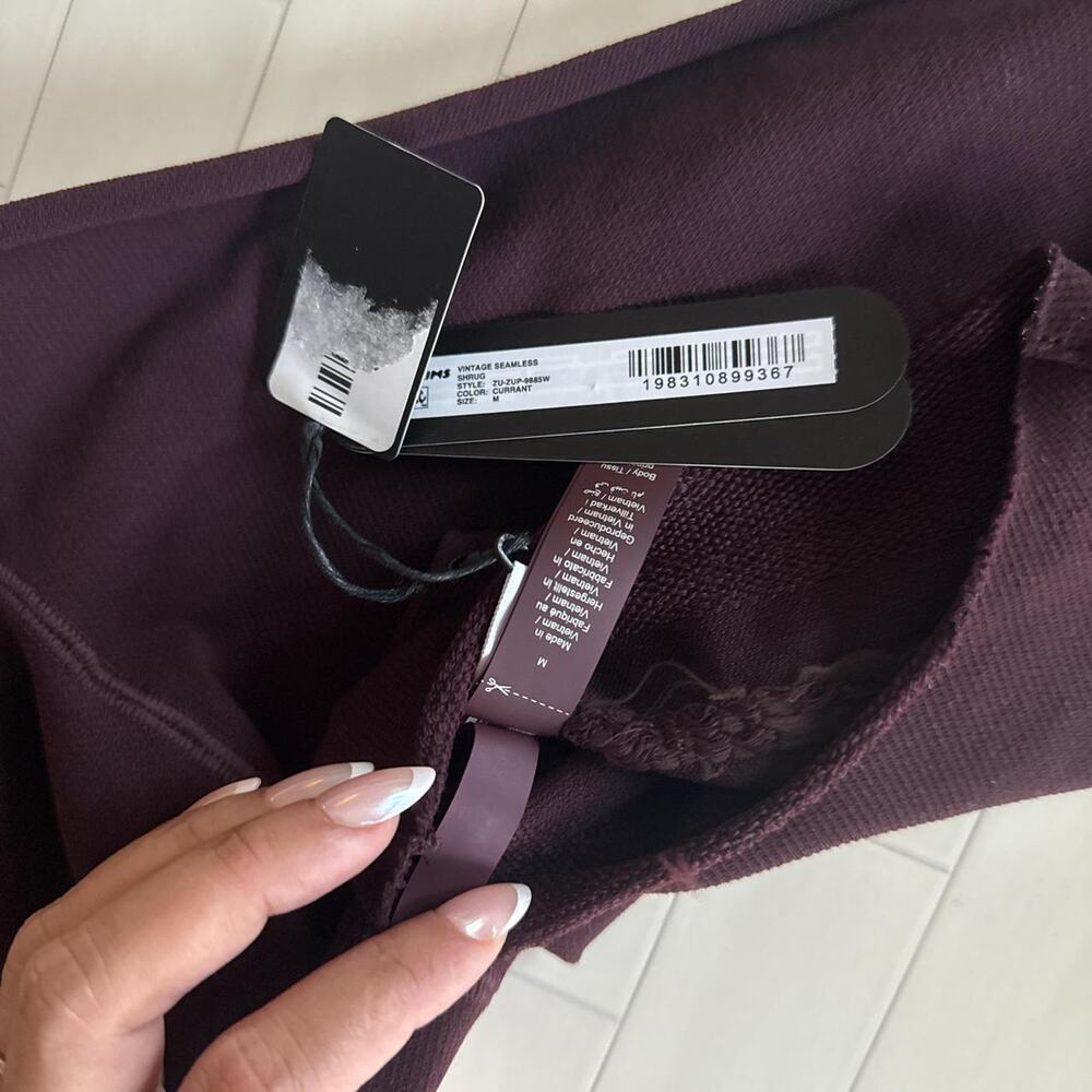 NWT SKIMS x Nike Vintage Seamless Shrug - Currant M* - Picture 4 of 4